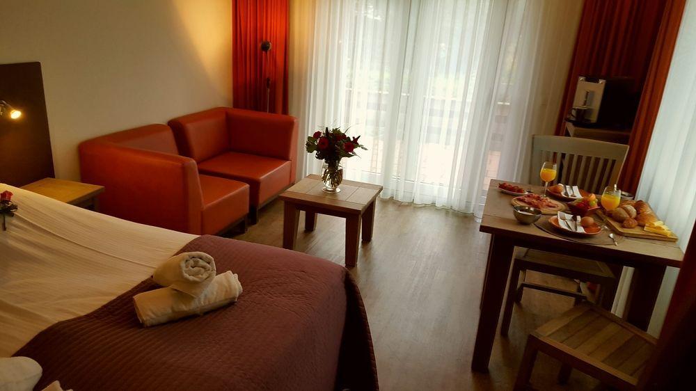 Hotel Dolores Ameland هولوم المظهر الخارجي الصورة